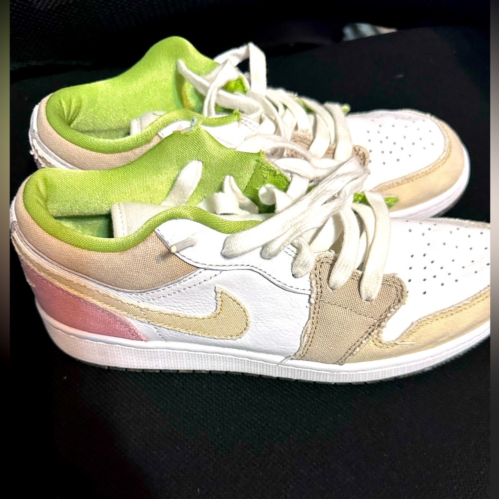 What’s the HOT ticket now? JORDANS!!!